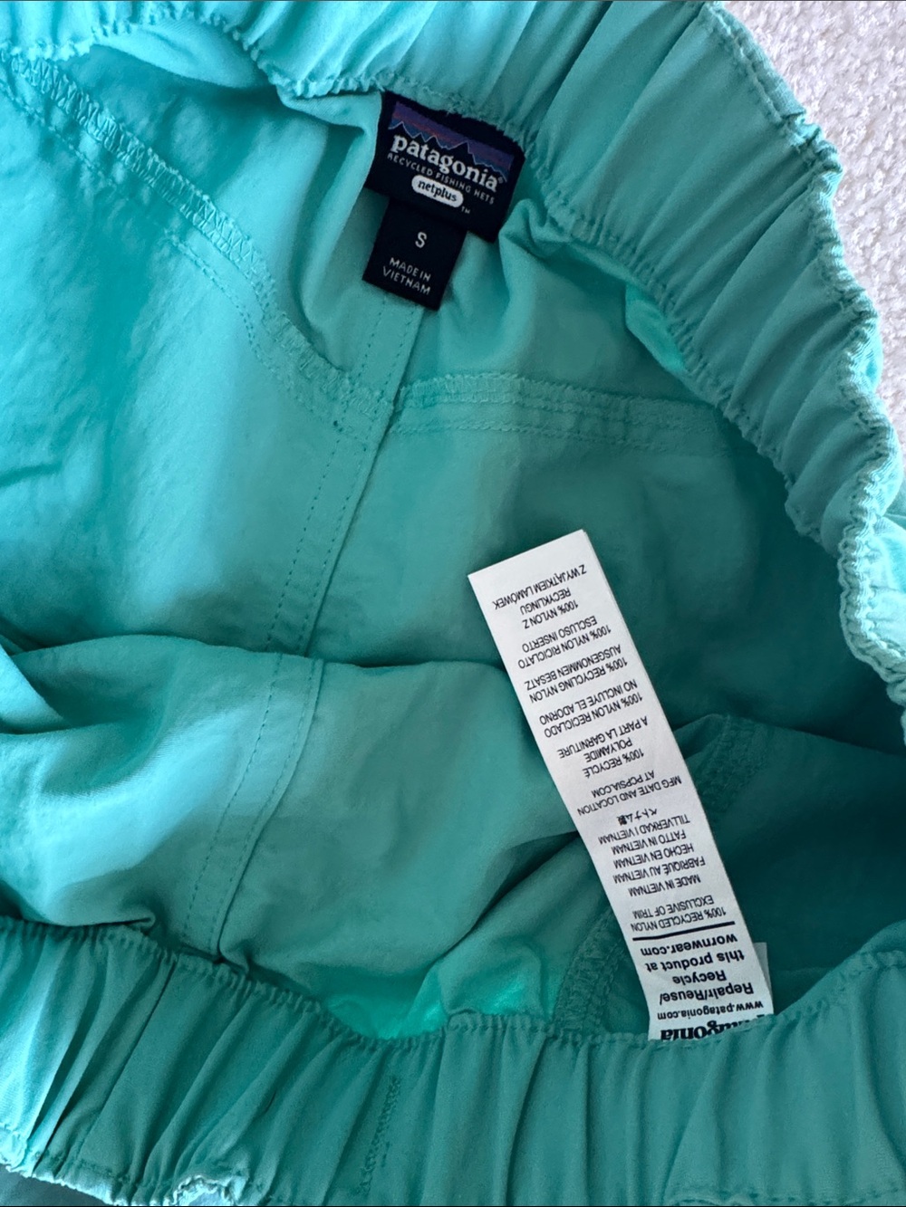 Patagonia Women’s Teal Outdoor Cargo Shorts with Pink Web Belt - Picture 2 of 8